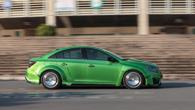 Chàng trai Hà Nội chi 150 triệu thay áo màu độc cho Cruze